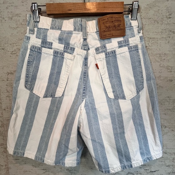 Vintage Womens Levi's 950 Relaxed Fit Blue White Stripd Shorts Sz 9 High Waisted - Picture 6 of 14